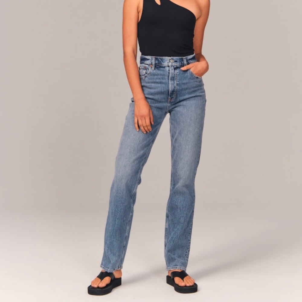 Abercrombie 90s Ultra High Rise Straight Jeans